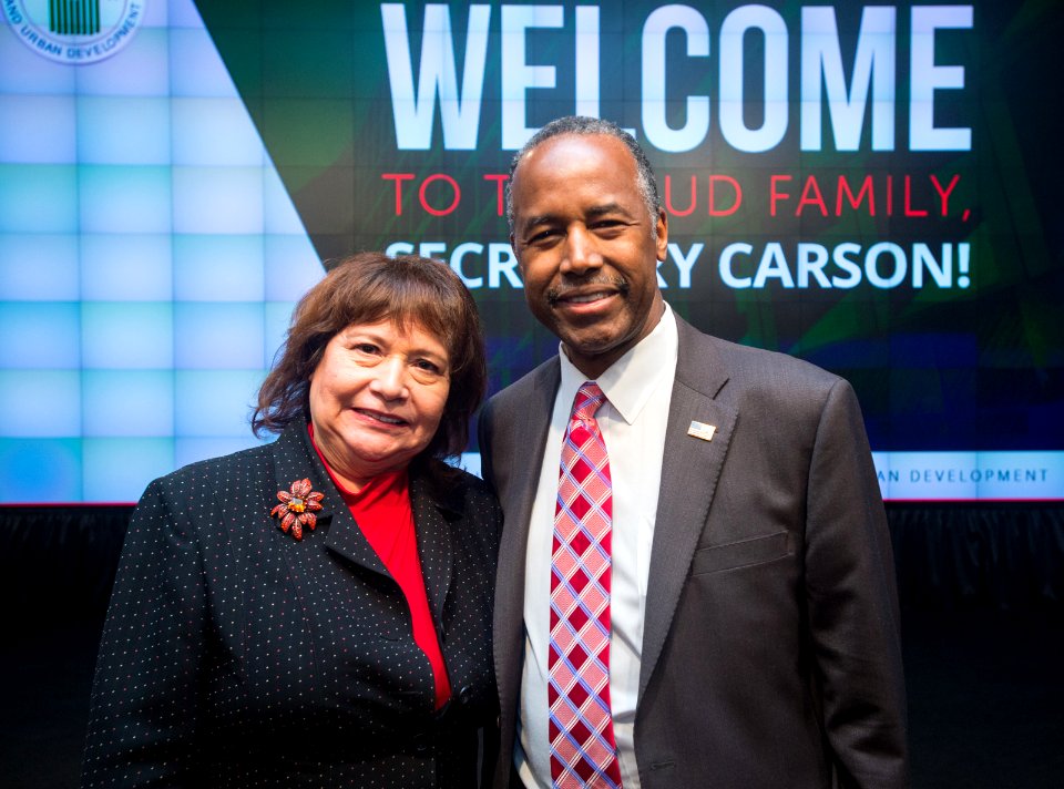 HUD Family Welcomes Secretary Carson (33138473422)
