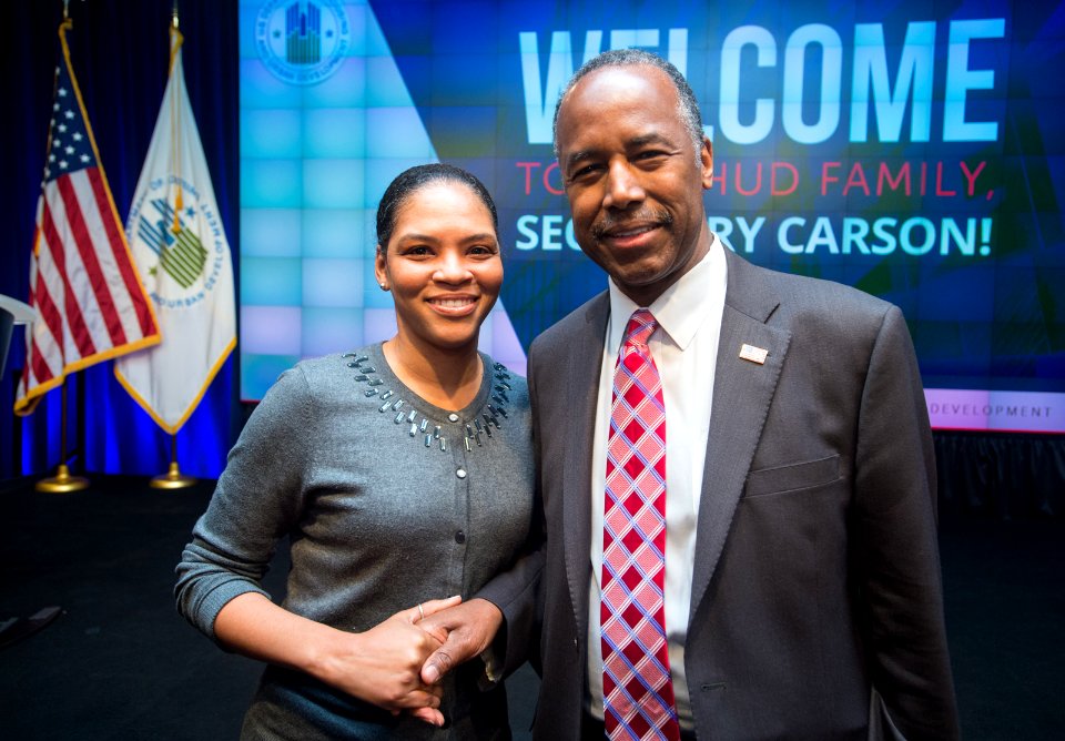 HUD Family Welcomes Secretary Carson (33138481562)