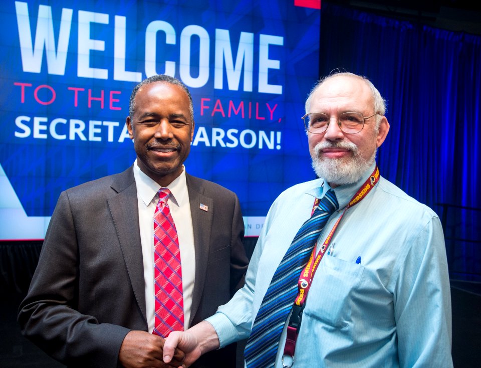 HUD Family Welcomes Secretary Carson (33138484922)