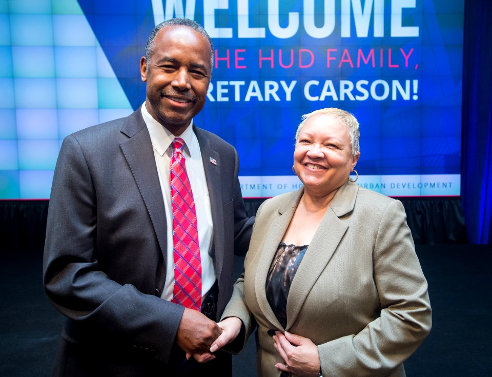 HUD Family Welcomes Secretary Carson (33138482592)