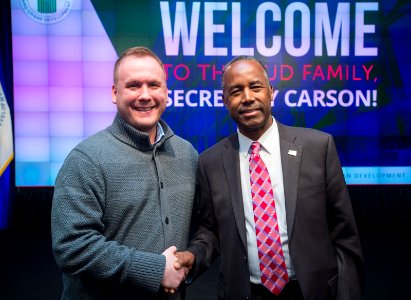 HUD Family Welcomes Secretary Carson (33138485142)
