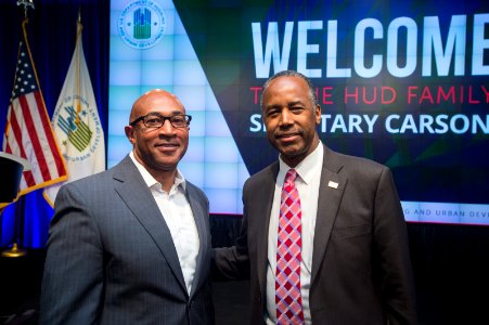 HUD Family Welcomes Secretary Carson (33138485712)