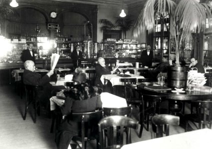HUA-166110-Interieur van het N.S.-station Utrecht C.S. te Utrecht- wachtkamer 1e en 2e klasse