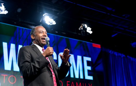HUD Family Welcomes Secretary Carson (33253105296)