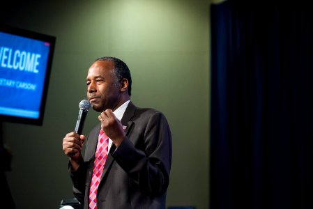 HUD Family Welcomes Secretary Carson (33293806635)