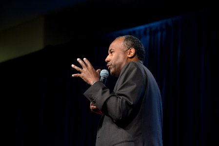 HUD Family Welcomes Secretary Carson (33293812595)