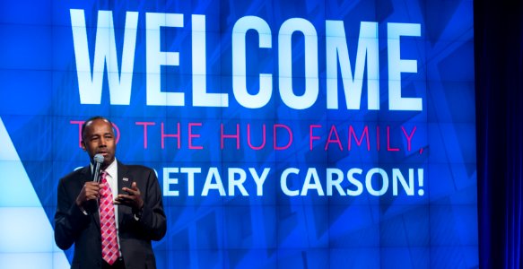 HUD Family Welcomes Secretary Carson (33293811165)