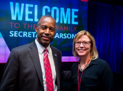 HUD Family Welcomes Secretary Carson (33293815995)