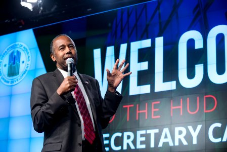 HUD Family Welcomes Secretary Carson (33293812485)