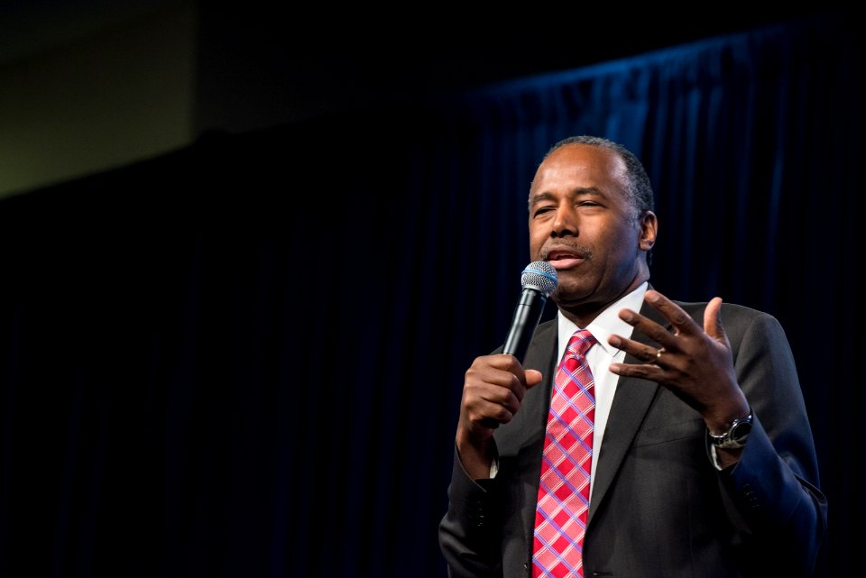 HUD Family Welcomes Secretary Carson (33293812755)