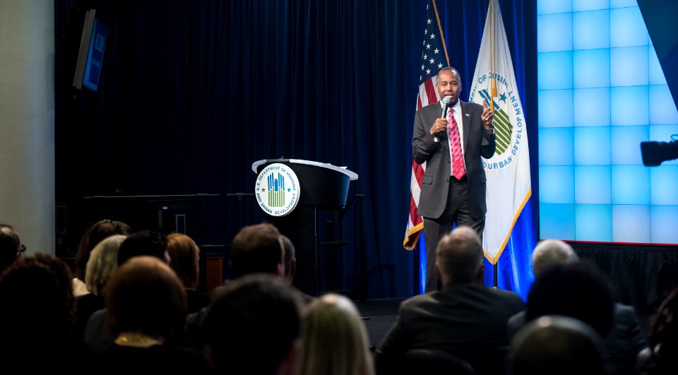 HUD Family Welcomes Secretary Carson (33293813245)