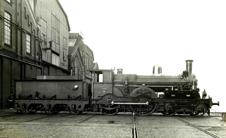 HUA-164552-Afbeelding van de stoomlocomotief nr. 1777 (serie 1700-1800) van de N.S. na het aanbrengen van het hydraulische klepbewegingssysteem Meier Mattern bij Werkspoor te Amsterdam