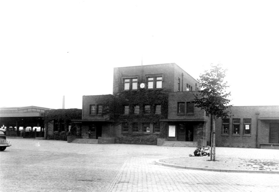 HUA-166655-Gezicht op het N.S.-station Sittard te Sittard