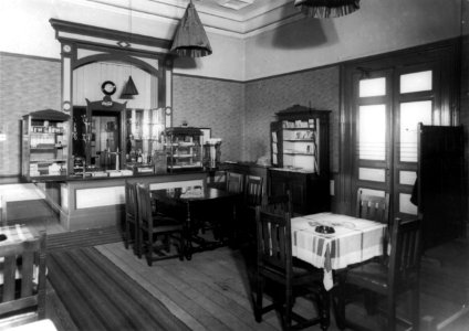 HUA-166087-Interieur van het N.S.-station Winterrswijk te Winterswijk- wachtkamer 2e klasse