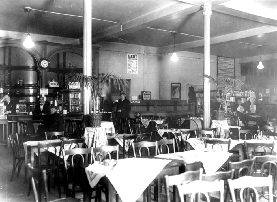 HUA-166112-Interieur van het N.S.-station Utrecht C.S. te Utrecht- wachtkamer 3e klasse