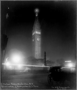 Hudson Fulton Celebration, N.Y. - Illumination of Metropolitan Life Tower LCCN2002716117