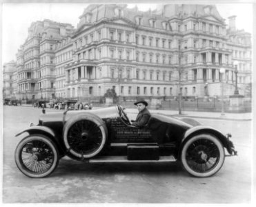 Hudson Super Six racing car in Washington, D.C. (in front of the State, Navy and War Dept.) LCCN2003671123