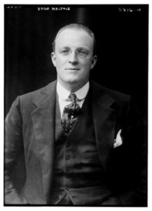 Hugh Walpole LCCN2014715367