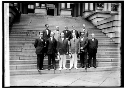 Hughes & Am. Consul Generals, 8-4-22 LCCN2016846615
