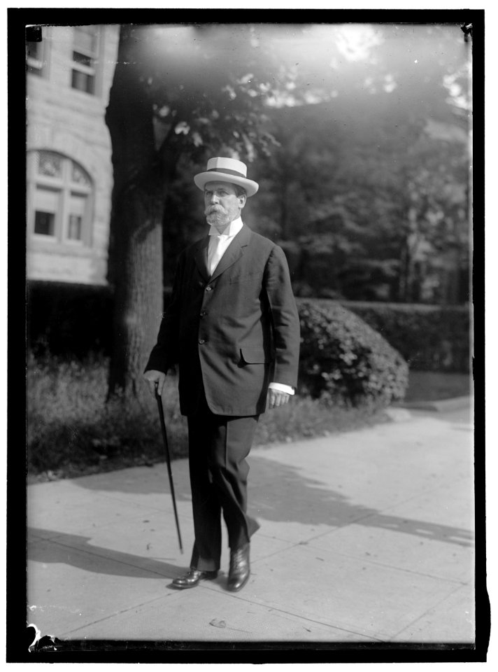 HUGHES, CHARLES EVANS. GOVERNOR OF NEW YORK, 1907-1910; ASSOCIATE JUSTICE OF SUPREME COURT, 1910-1916; CHIEF JUSTICE, 1930- LCCN2016864537