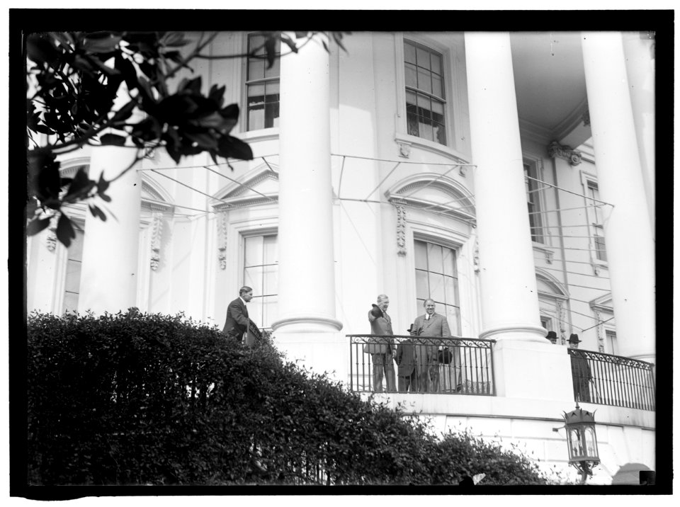 HUGHES, WILLIAM. REP. FROM NEW JERSEY, 1903-1912; SENATOR, 1913-1918. WITH WILSON, WATCHING EGG ROLLING AT WHITE HOUSE LCCN2016864441