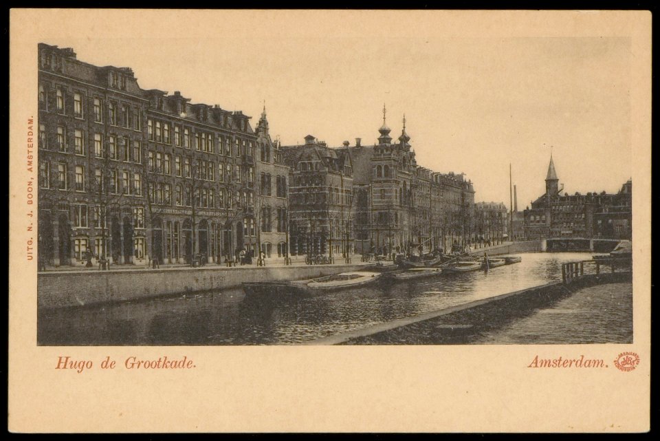 Hugo de Grootkade met rechts de brug naar de Singelgracht en het politieposthuis in de Marnixstraat, Afb PBKD00012000002