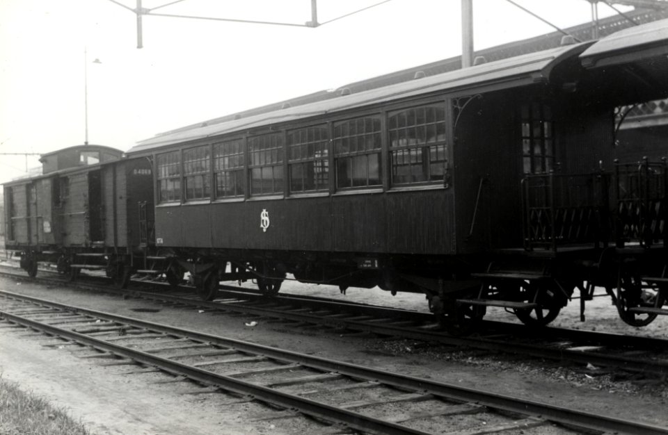 HUA-169827-Afbeelding van een door de NS van de Zweedse Spoorwegen SJ gehuurd rijtuig