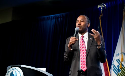 HUD Family Welcomes Secretary Carson (32910844570)