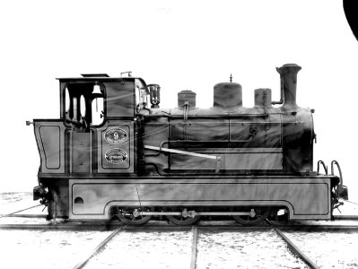 HUA-172046-Afbeelding van de fabrieksnieuwe stoomtramlocomotief nr 9 serie RTM 7 14 van de Rotterdamsche Tramweg Maatschappij bij Werkspoor te Amsterdam
