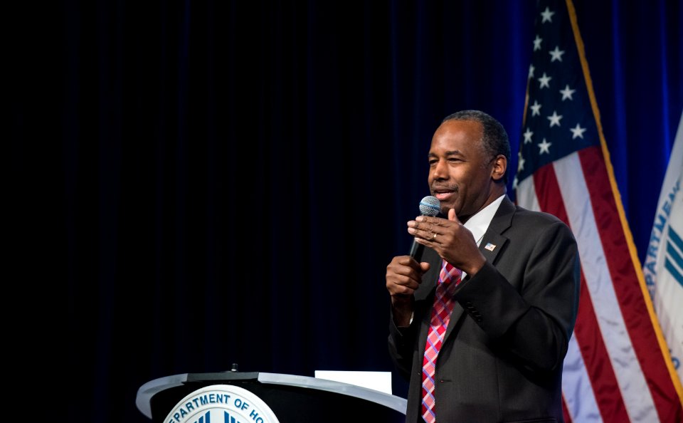 HUD Family Welcomes Secretary Carson (32910846050)