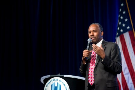 HUD Family Welcomes Secretary Carson (32910846620)