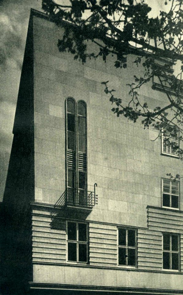 Hugo Schmölz (geb. 21. Januar 1879 in Sonthofen; gest. 27. April 1938 in Köln), Düsseldorf, Breidenbacher Hof, die Ecklösung im Zentralpunkt der Großstadt