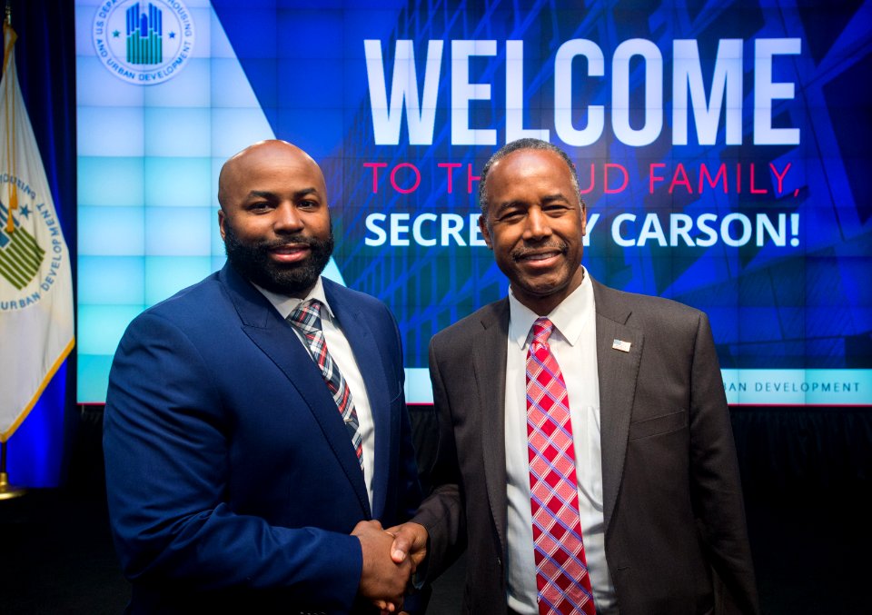 HUD Family Welcomes Secretary Carson (33138474292)