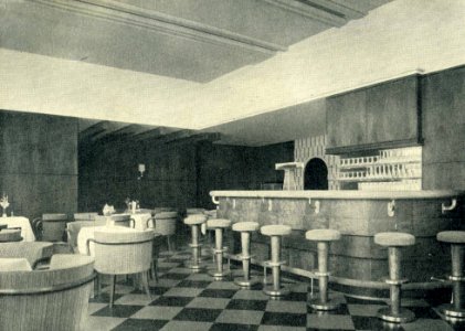 Hugo Schmölz (geb. 21. Januar 1879 in Sonthofen; gest. 27. April 1938 in Köln), Düsseldorf, Breidenbacher Hof, die Bar