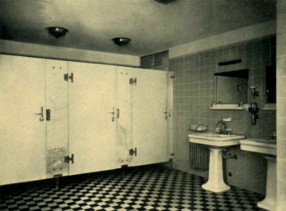 Hugo Schmölz (geb. 21. Januar 1879 in Sonthofen; gest. 27. April 1938 in Köln), Düsseldorf, Breidenbacher Hof, ein weiterer Blick in die Toilettenanlage