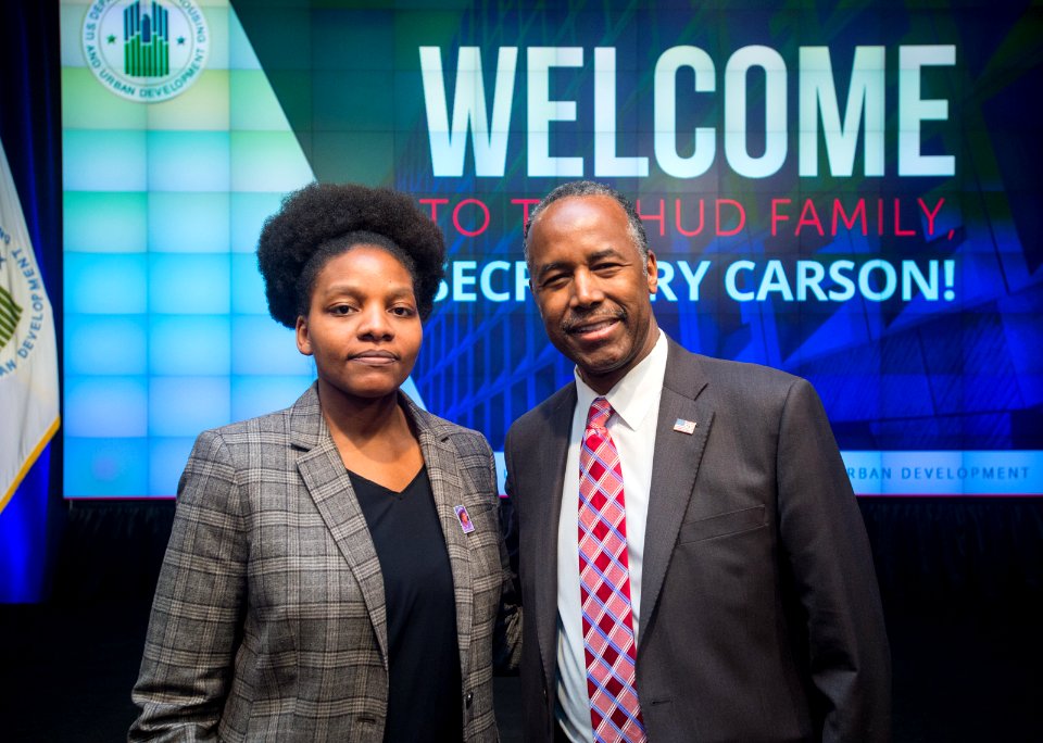 HUD Family Welcomes Secretary Carson (33138484812)