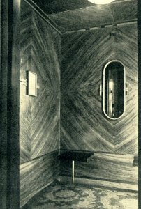 Hugo Schmölz (geb. 21. Januar 1879 in Sonthofen; gest. 27. April 1938 in Köln), Düsseldorf, Breidenbacher Hof, im Aufzug