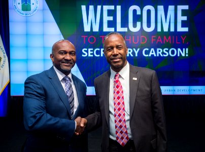 HUD Family Welcomes Secretary Carson (33138486002)
