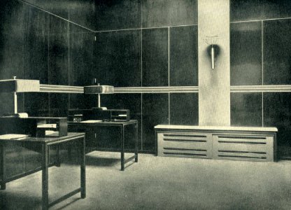Hugo Schmölz (geb. 21. Januar 1879 in Sonthofen; gest. 27. April 1938 in Köln), Düsseldorf, Breidenbacher Hof, Schreibzimmer