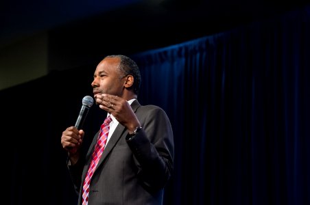 HUD Family Welcomes Secretary Carson (33165645681)