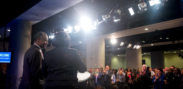 HUD Family Welcomes Secretary Carson (33293809785)