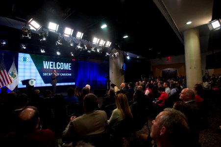 HUD Family Welcomes Secretary Carson (33293811305)