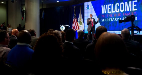 HUD Family Welcomes Secretary Carson (33293812155)