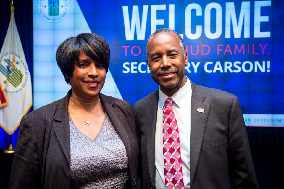 HUD Family Welcomes Secretary Carson (33293816905)