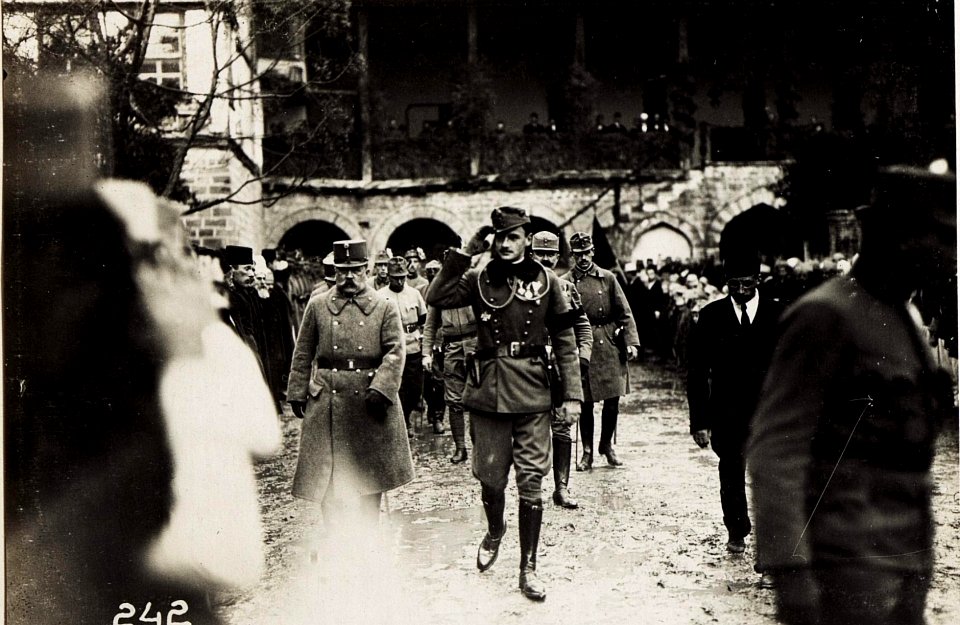 Huldigung in Pekinj. (BildID 15571519)