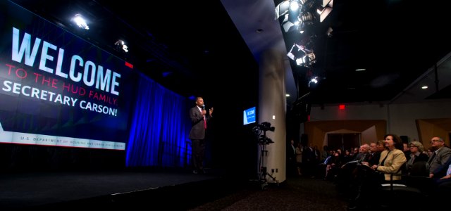 HUD Family Welcomes Secretary Carson (32910844400)