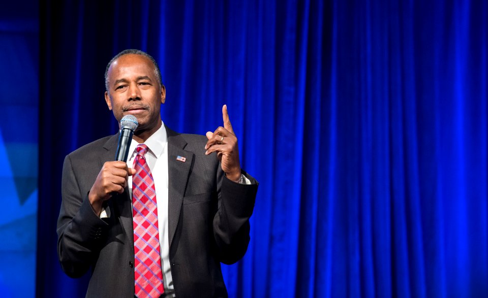 HUD Family Welcomes Secretary Carson (32910844600)