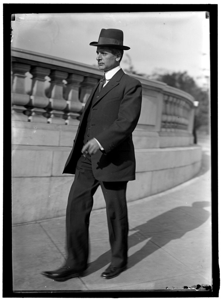 HULL, CORDELL. REP. FROM TENNESSEE, 1907-1921, 1923-1927 LCCN2016865031