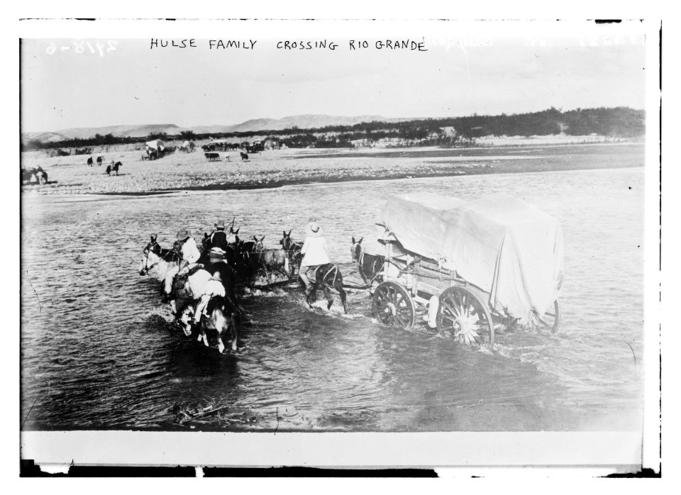 Hulse family crossing Rio Grande LCCN2014694903