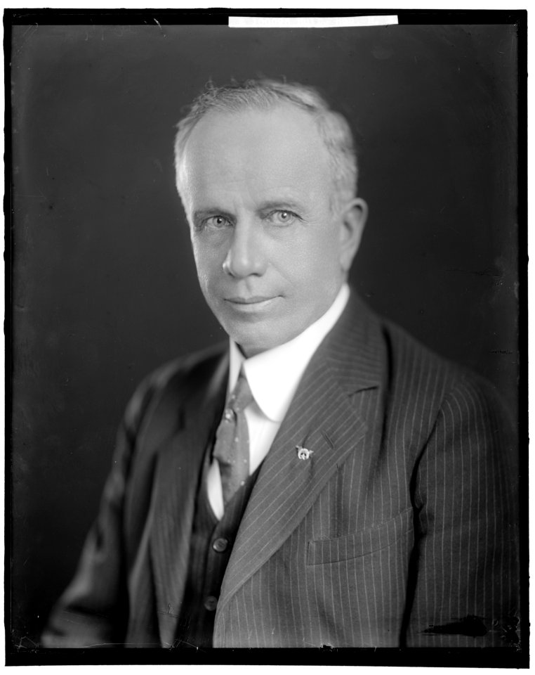 HULL, H.E., HONORABLE LCCN2016861937